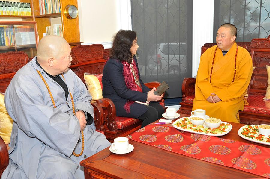 2015.06.16 永信法師一行蒞臨感恩寺7.jpg